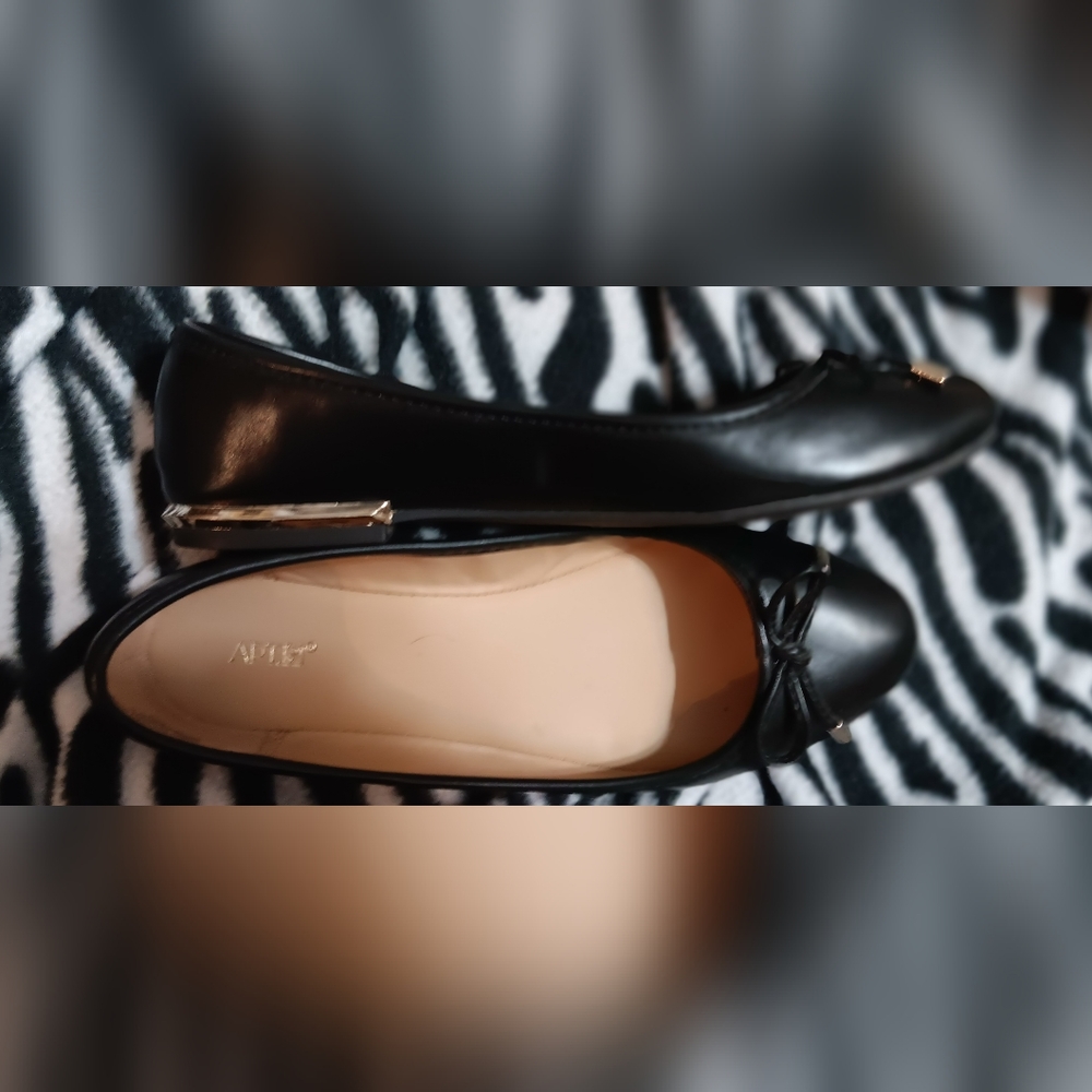 Black flat closed toed gold trimmed Apt⁹ size 7 medium